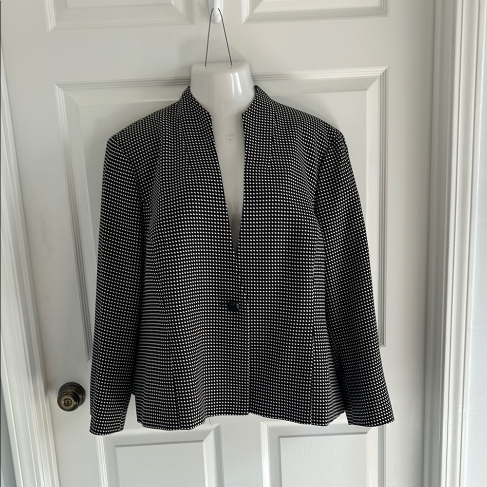 Kasper Black and White Blazer with Textured Pattern